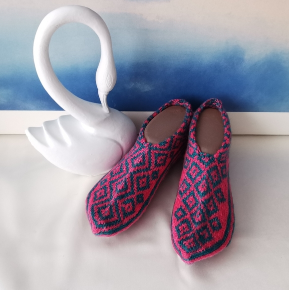 New Handmade slippers - Picture 1 of 3